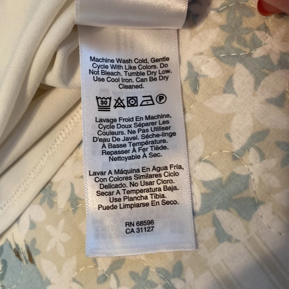 DKNY SLEEVELESS BLOUSE-Cascade neckline w/asymmetrical hemline in Ivory Size Med - Picture 5 of 6